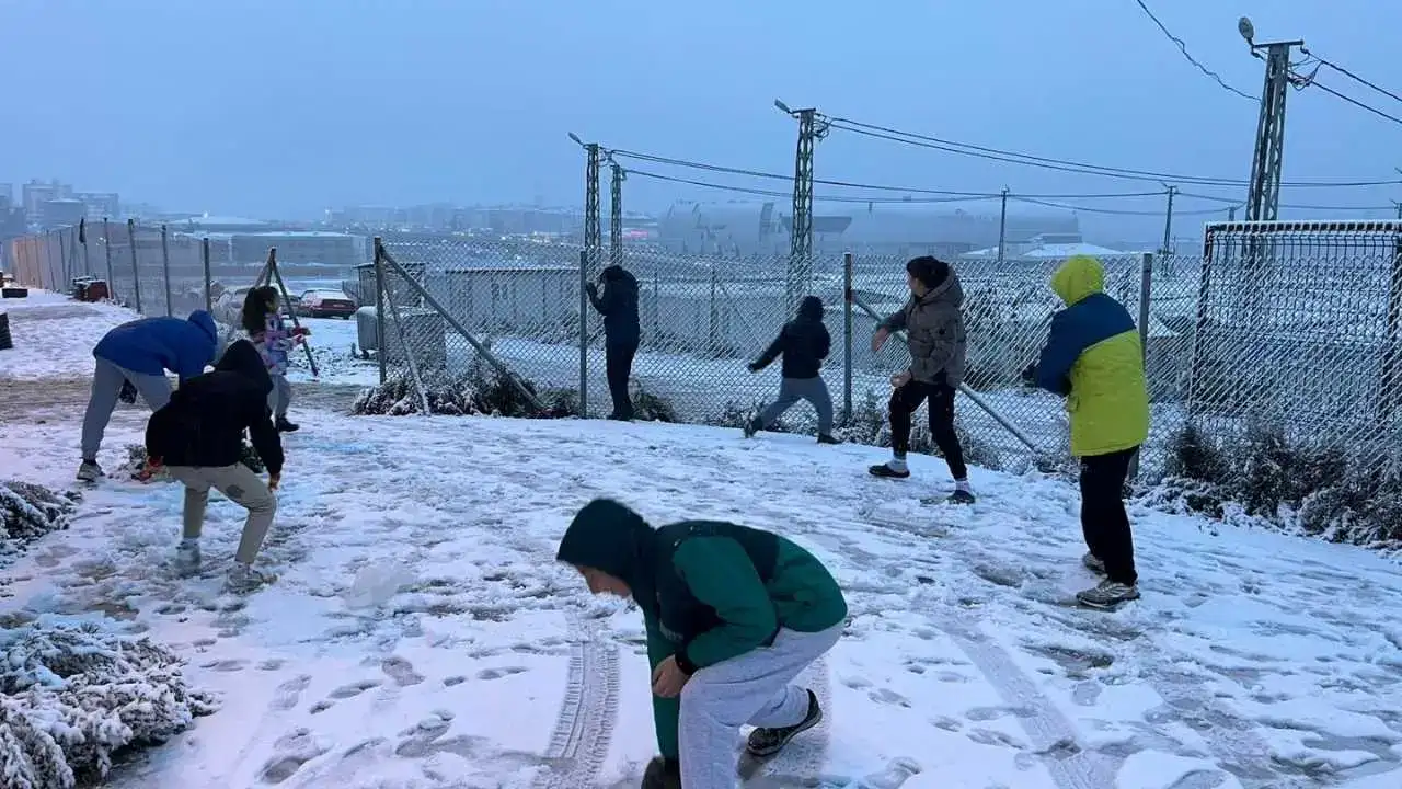 Hatay Beyaza Büründü: İki İlçede Okullar Tatil! 3